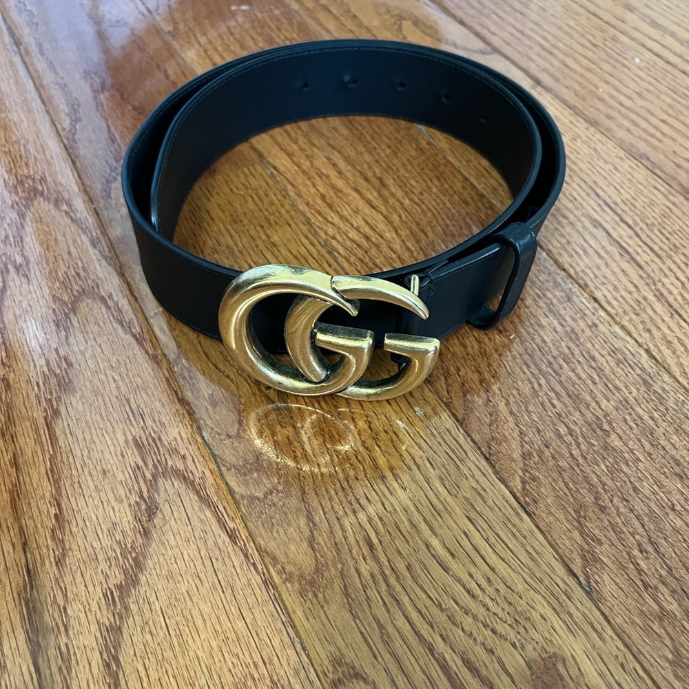 Gucci Black Leather Strap